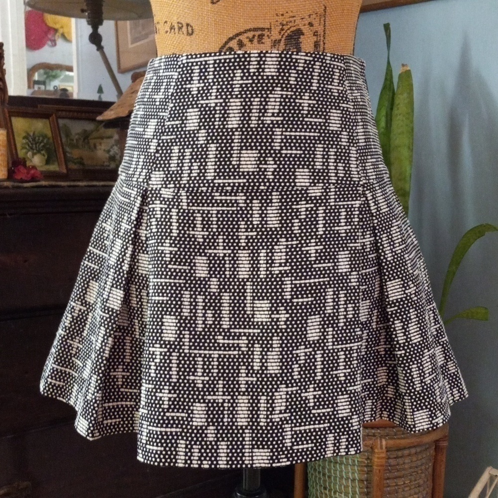 Armani Exchange Black & White Pleated Mini Knit Skirt